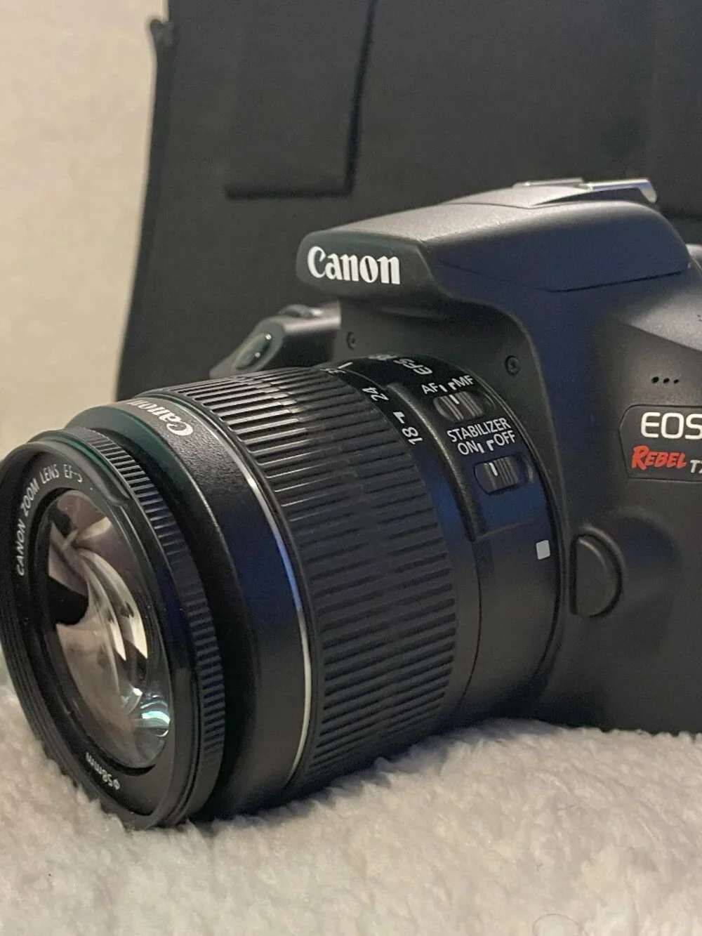 Canon EOS Rebel T5 Digital SLR BUNDLE w/ 18-55mm IS II Lens w/ acc - read below